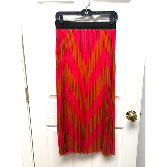 NWT Le Superbe Red Pleated Chevron Skirt, Long, Elastic Waist, Women’s Size M - Picture 3 of 8